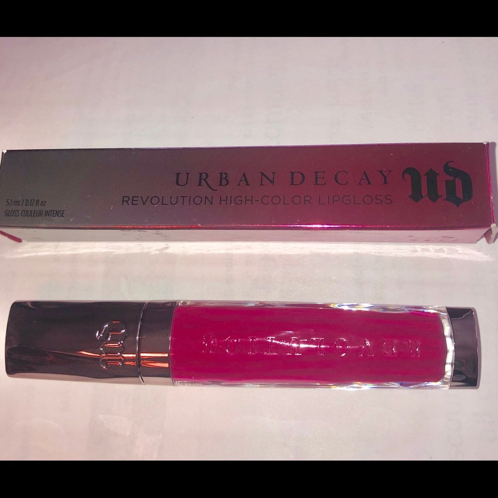 Urban decay revolution “Quiver” lip gloss